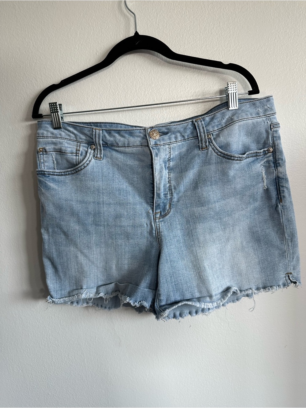 Seven7 Denim Cutoff Shorts Women’s 14 Light Wash Distressed Raw Hem Stretch